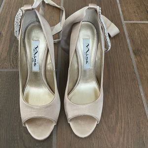 Nina Size 6 Champagne wedge heels. Worn once.